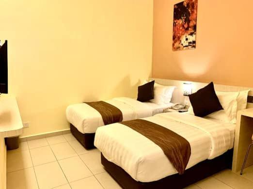 KLUANG RIVERVIEW HOTEL