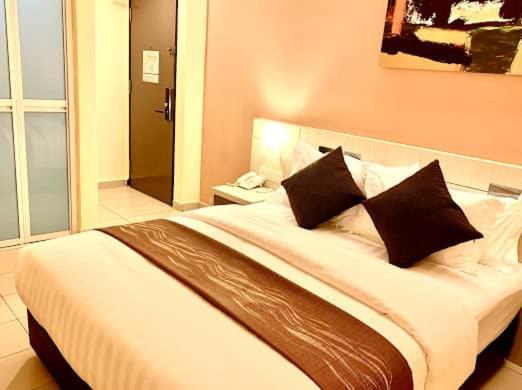 KLUANG RIVERVIEW HOTEL