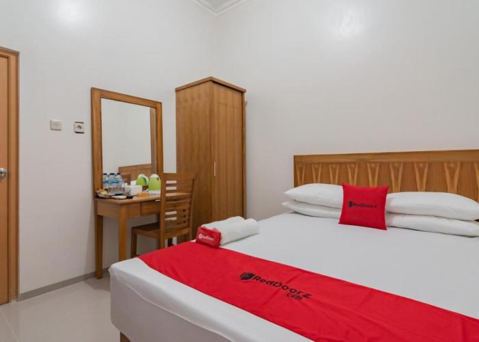 RedDoorz Syariah Plus @ Perintis Guesthouse Tasikmalaya