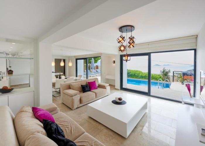 Luxus Villa Skyla mit 5 Schlafzimmern & Meer-Blick