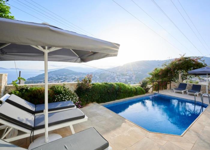 Luxus Villa Skyla mit 5 Schlafzimmern & Meer-Blick