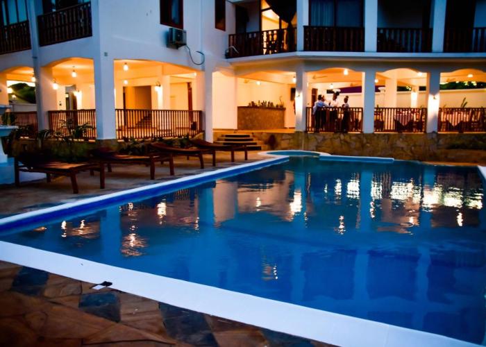 Zanoceanique Hotel