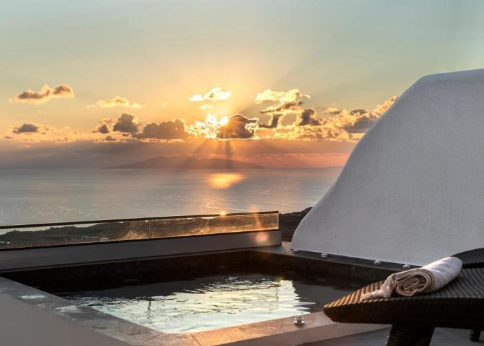 La Estrella 4 Suites with Sea View & 4 Prive Hot Tub
