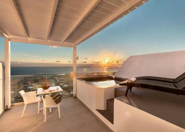La Estrella 4 Suites with Sea View & 4 Prive Hot Tub