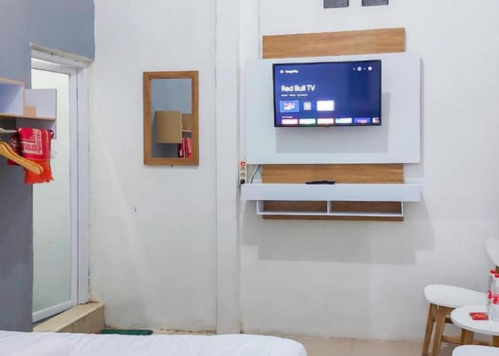 RedDoorz Syariah near Alun Alun Kajen