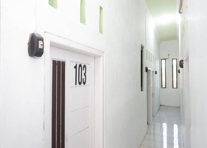 RedDoorz Syariah near Alun Alun Kajen