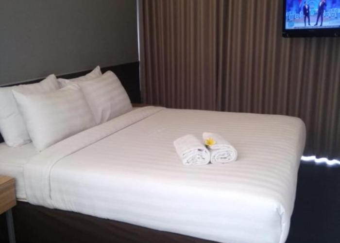 HOTEL PANTES SIMPANG LIMA SEMARANG