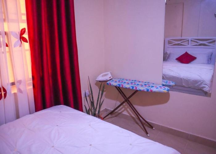 Tom Mboya Estate - Fast WI-FI, Netflix and Parking 1Br Apartment in Kisumu Town