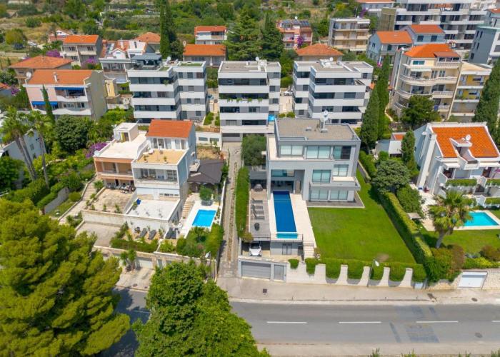 LUX Holiday Apartment on KASUNI Beach in Split