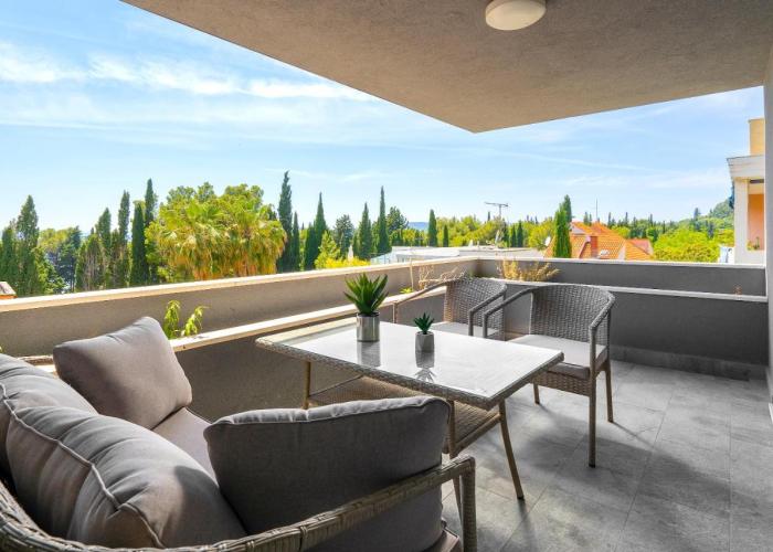 LUX Holiday Apartment on KASUNI Beach in Split