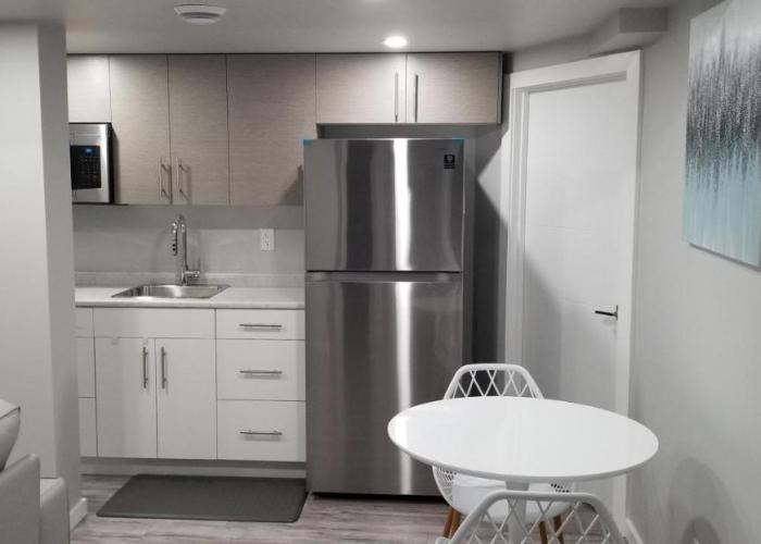 Luxurious 2 bedroom basement suite