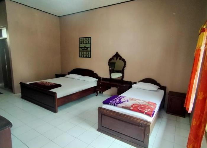 Hotel Garuda near Alun Alun Banjarnegara