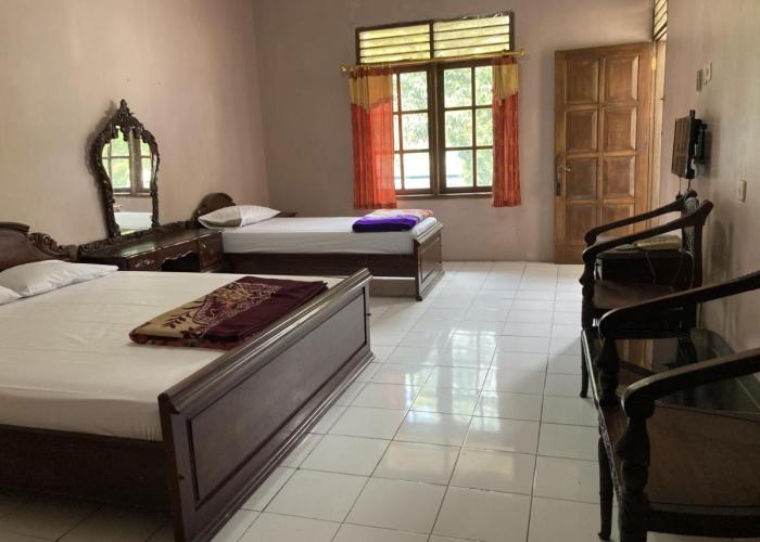 Hotel Garuda near Alun Alun Banjarnegara