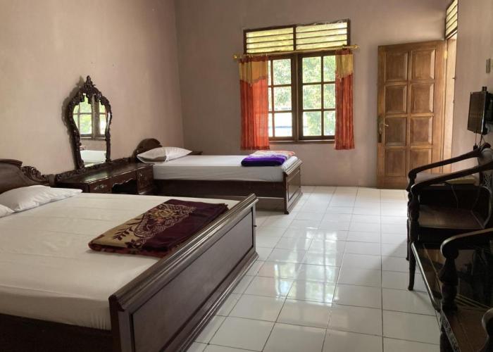 Hotel Garuda near Alun Alun Banjarnegara