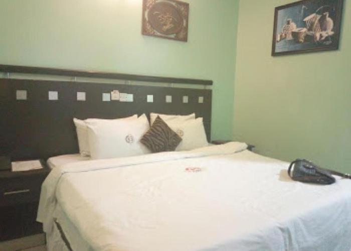Room in Lodge - All Seasons Hotel-apartment