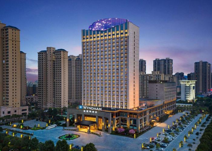 Wyndham Xinyang Downtown