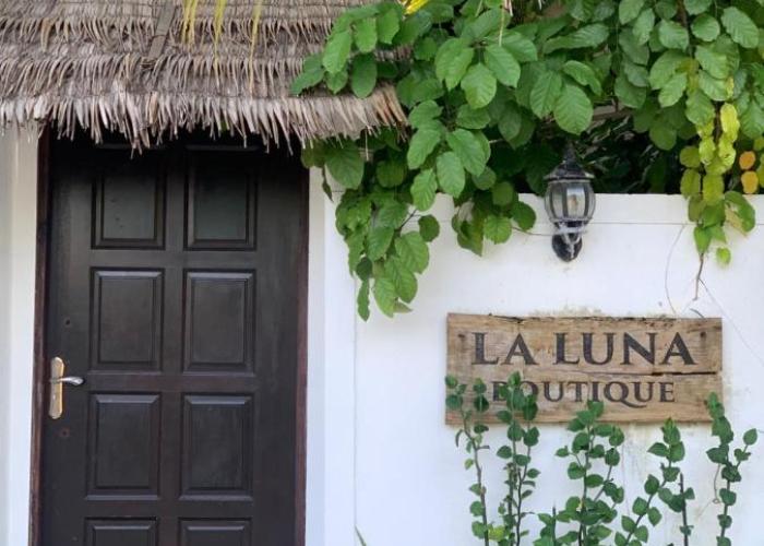 La Luna Boutique Dhangethi