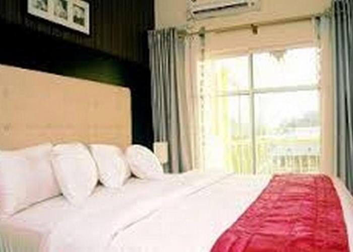 Room in Lodge - Hampton Towers Spa
