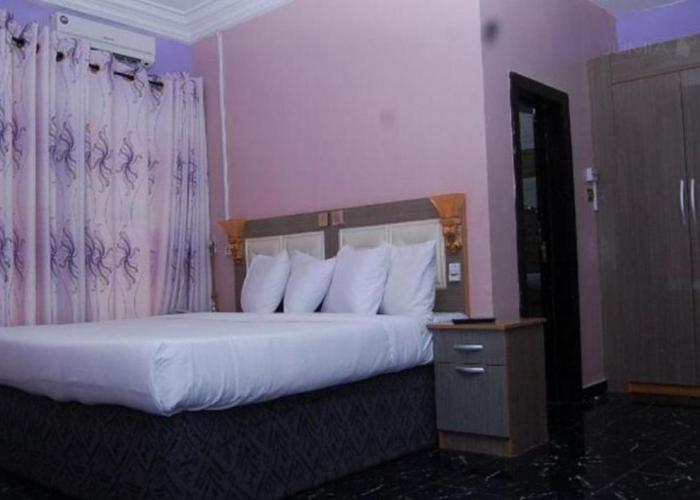 Room in Lodge - Royal Park Hotel Suite Asaba