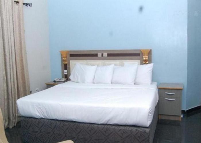 Room in Lodge - Royal Park Hotel Suite Asaba