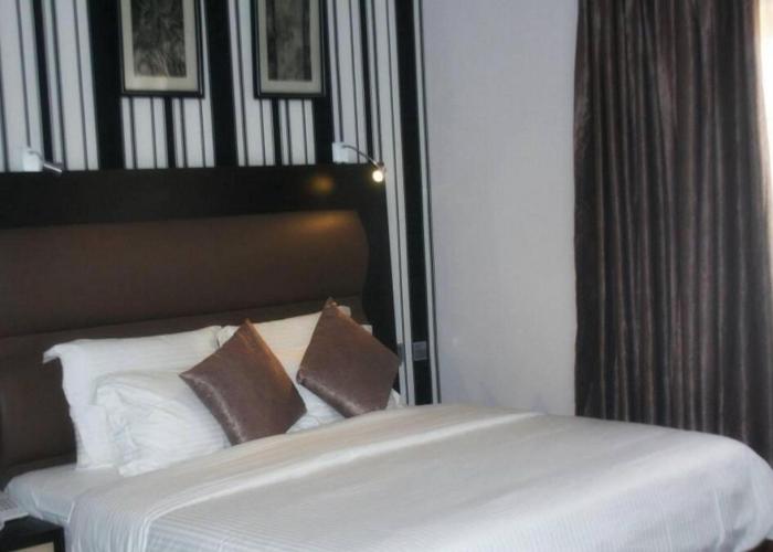 Room in Lodge - Sweet Spirit Hotels Suites Mardezok