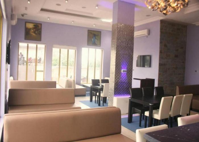 Room in Lodge - Sweet Spirit Hotels Suites Mardezok