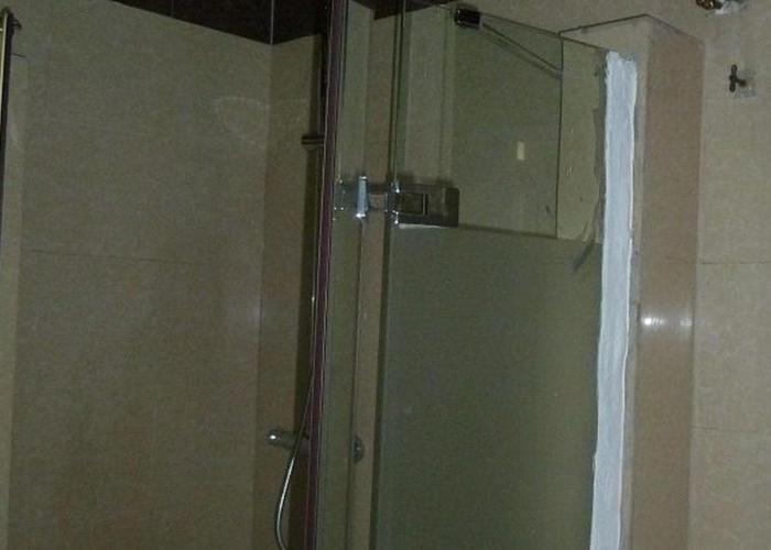 Room in Lodge - Wise Penny Suites and Spa
