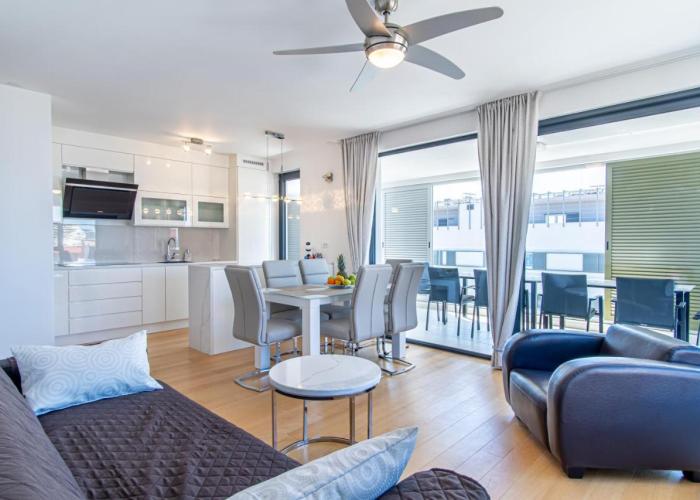 Euphoria Luxury Apartment