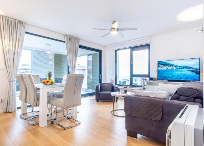 Euphoria Luxury Apartment