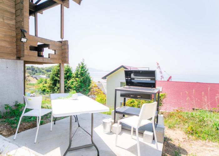 Awaji Seaside Log house in Goshiki
