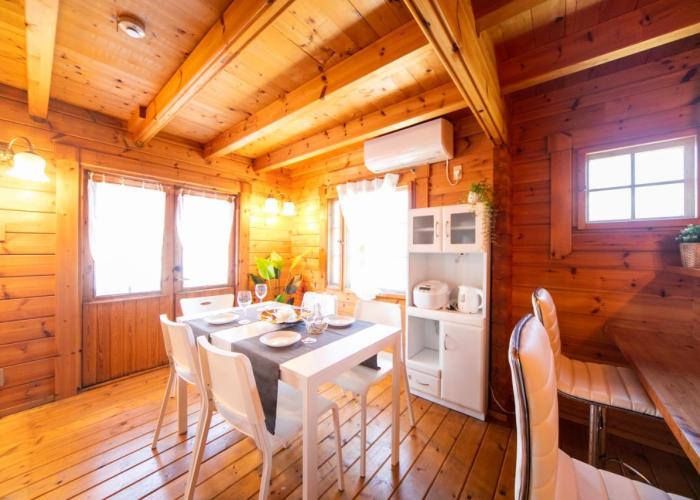 Awaji Seaside Log house in Goshiki