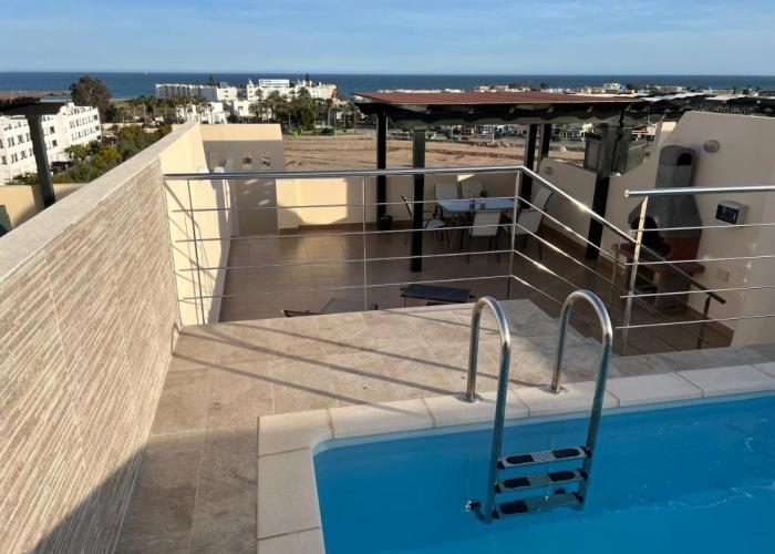 Atico con piscina privada vistas al mar