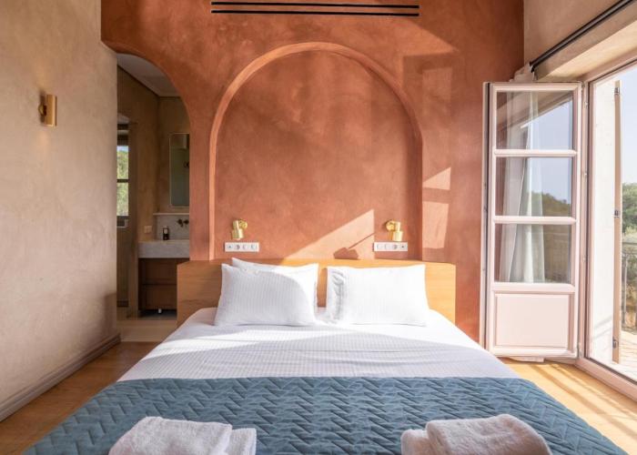 Eclectic and secluded estate, Villa Aegis