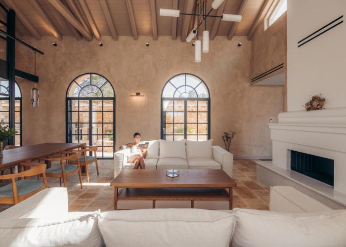 Eclectic and secluded estate, Villa Aegis