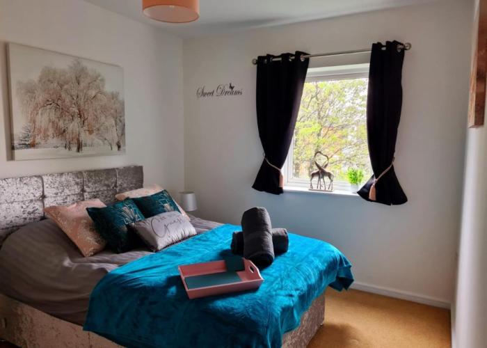 Emerald Blossom-Central Warrington, Luxurious Yet Homely, WiFi, Secure Parking