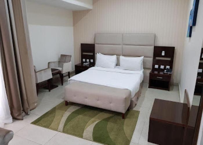 Room in Lodge - Full Moon Hotel 2bd Apartment