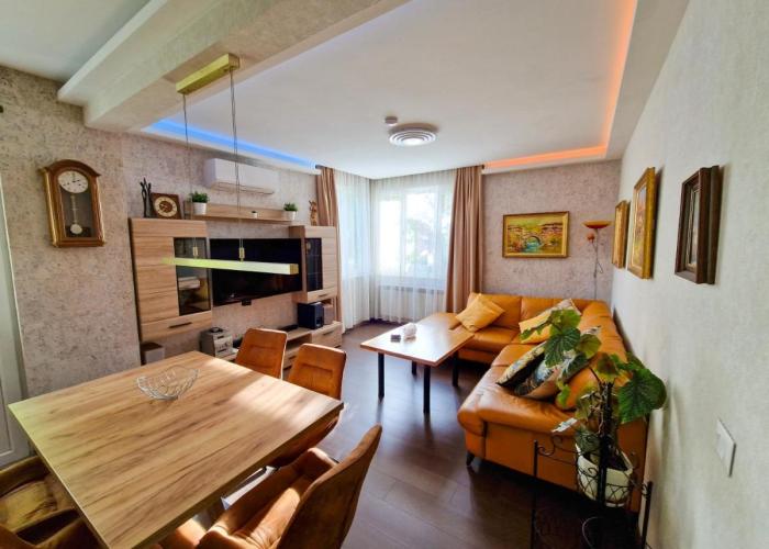 Roza Home