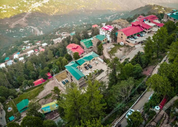 The Roomy Lodge, Murree