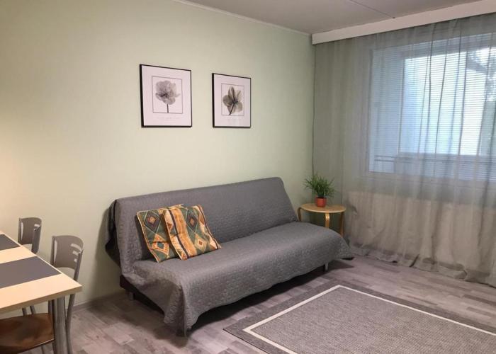 Spacious 1bdrm apartment near metro. Free parking