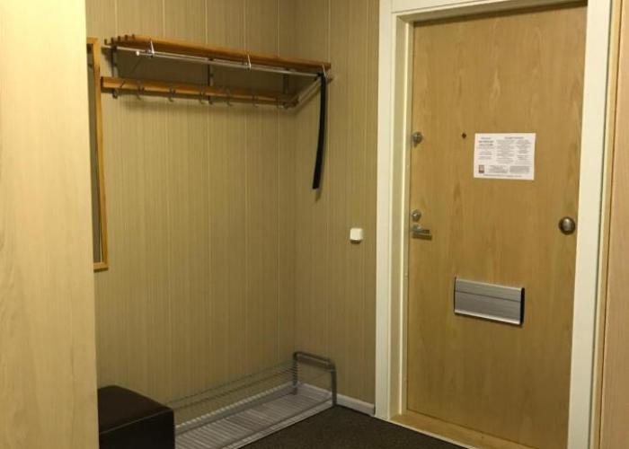 Spacious 1bdrm apartment near metro. Free parking
