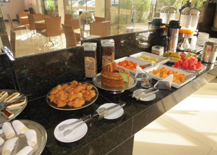 Las Brisas Beach Hotel