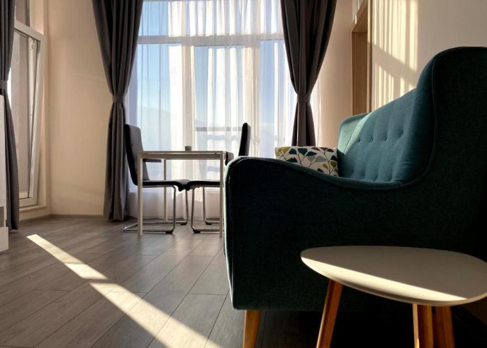 Mountain View Magenta White apartment & parking