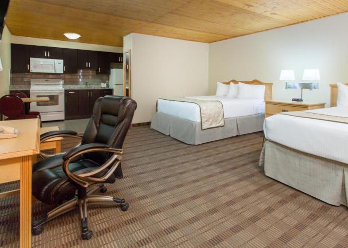 Econolodge Inn and Suites