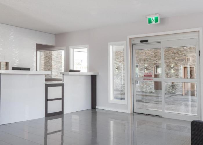 Econolodge Inn and Suites