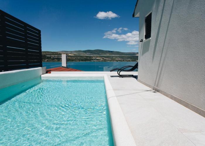 Villa Magna - seaside villa with pool and sauna