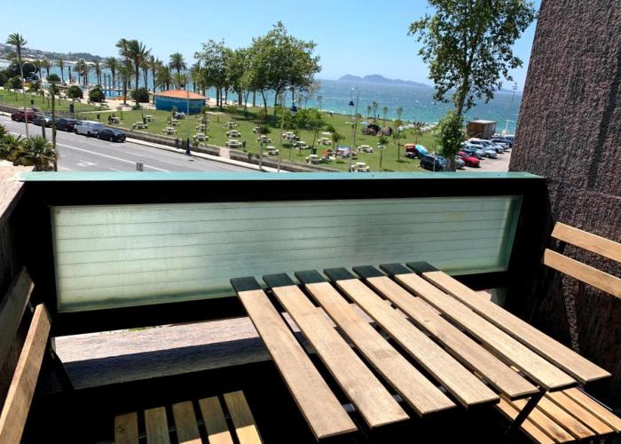Apartamentos en Playa de Samil Primera Línea de playa Pe Na Areia