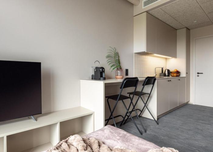 Hugo Apartment Hotel