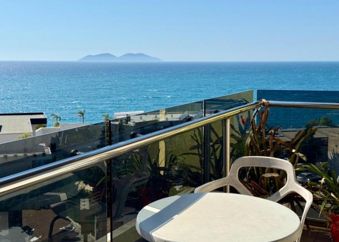 Spectacular Sea View Apartment