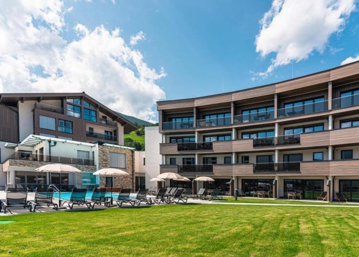 Lakeside Luxury Apartments