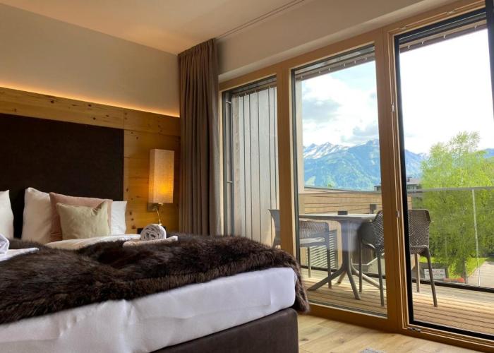 Lakeside Luxury Apartments